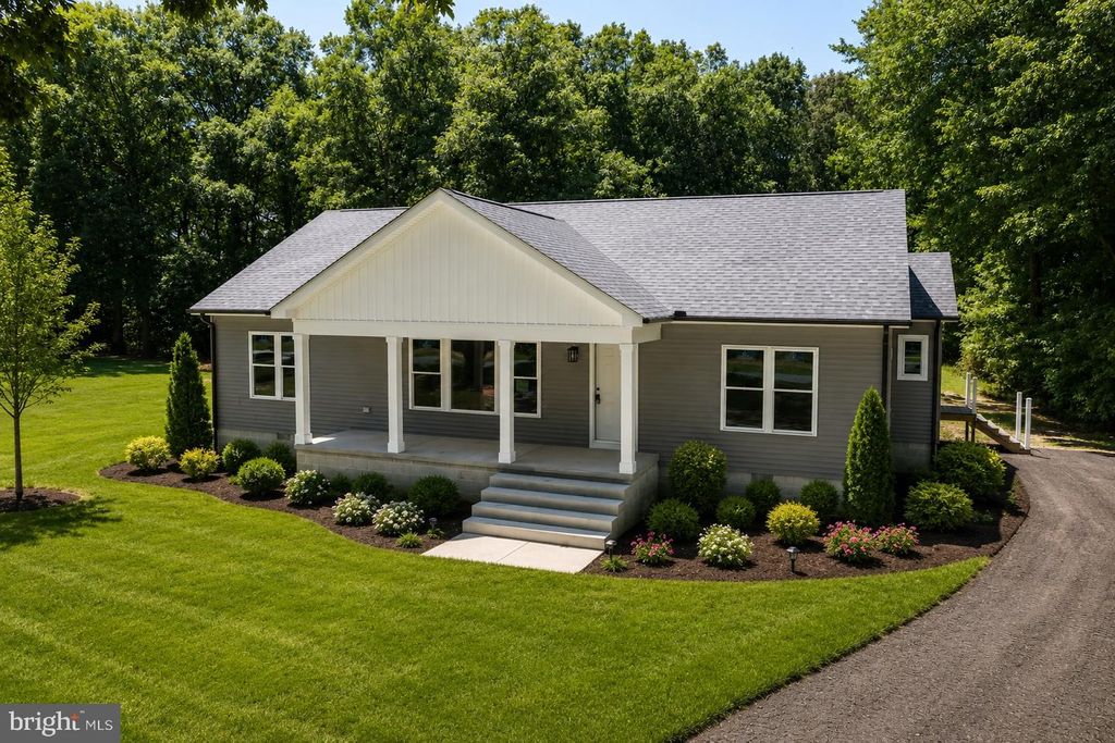 Image 2 of property listing at 14228 OAKLEY RD, Ellendale, DE 19941