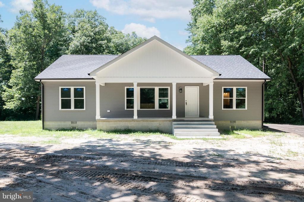 Image 3 of property listing at 14228 OAKLEY RD, Ellendale, DE 19941