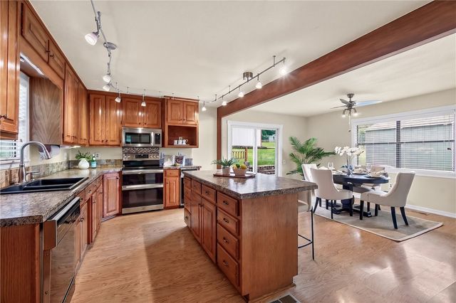 156 N Maple, Cave Springs, AR 72718