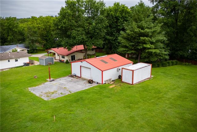 156 N Maple, Cave Springs, AR 72718