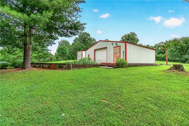 156 N Maple, Cave Springs, AR 72718