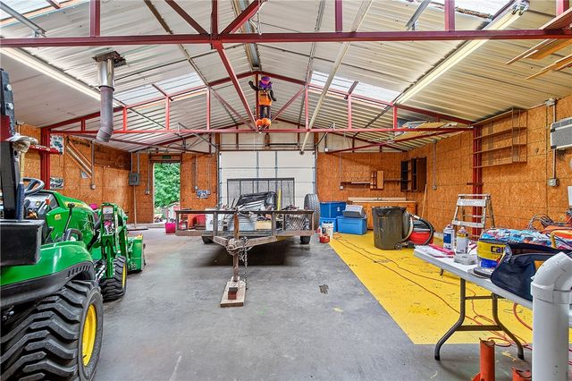 156 N Maple, Cave Springs, AR 72718