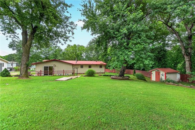 156 N Maple, Cave Springs, AR 72718