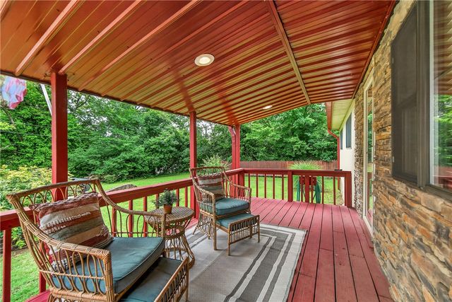 156 N Maple, Cave Springs, AR 72718