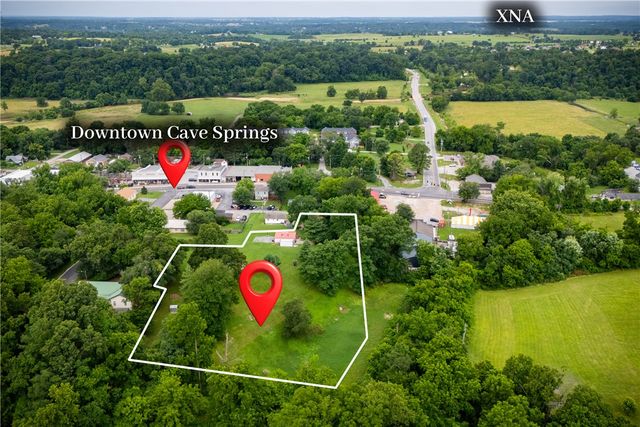 156 N Maple, Cave Springs, AR 72718