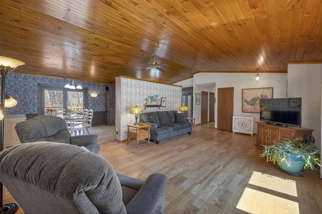 371 WESLEY AVENUE, Green Bay, WI 54302
