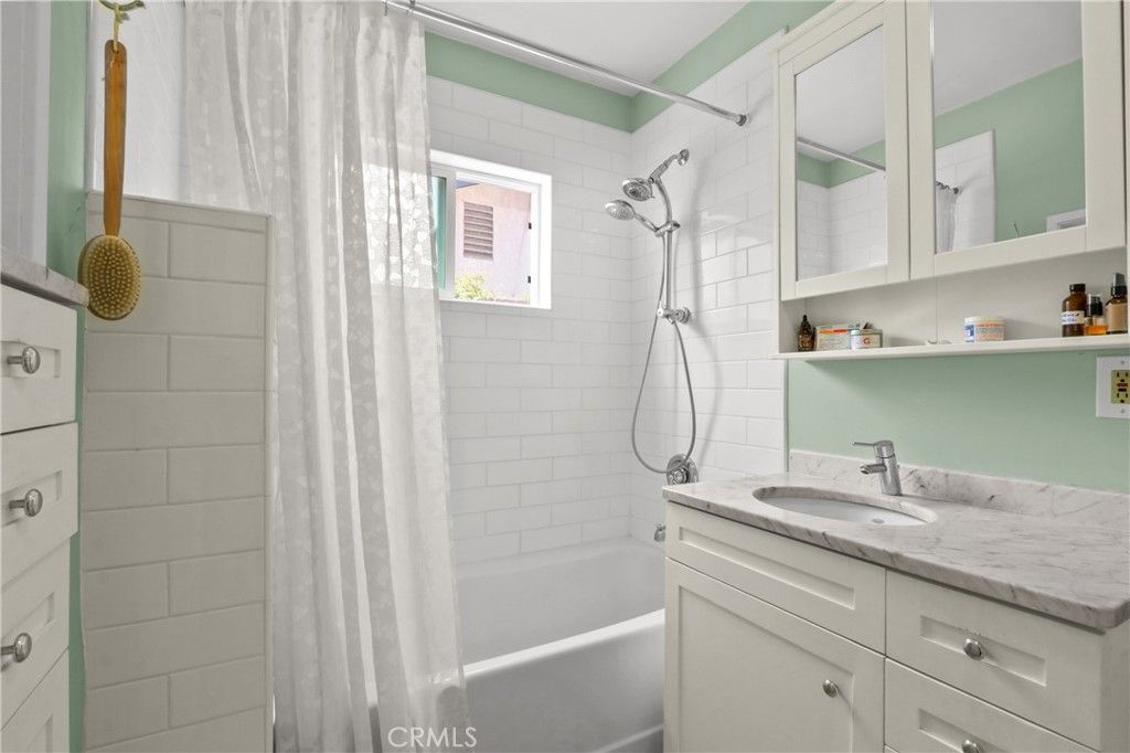 Image 14 of property listing at 1055 W 17th, San Pedro, CA 90731