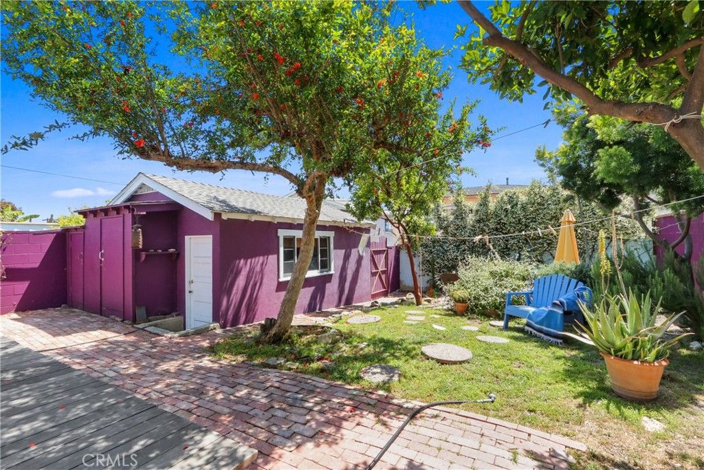 Image 20 of property listing at 1055 W 17th, San Pedro, CA 90731