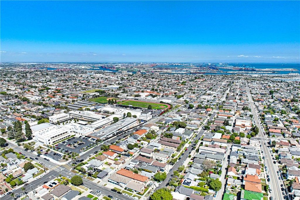 Image 24 of property listing at 1055 W 17th, San Pedro, CA 90731