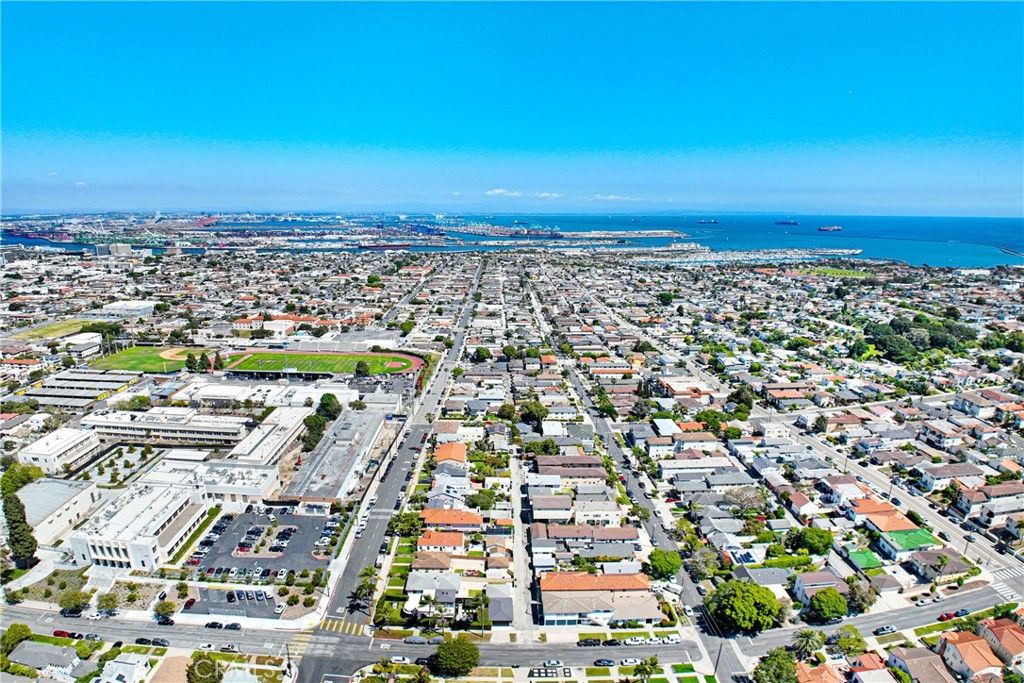 Image 25 of property listing at 1055 W 17th, San Pedro, CA 90731