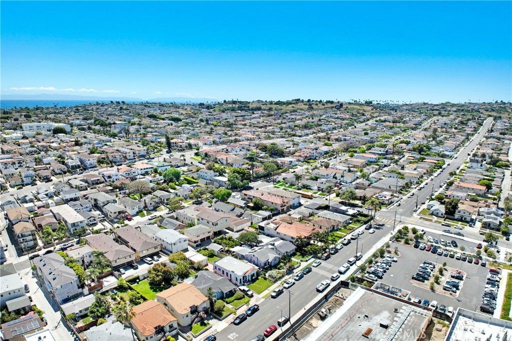 Image 28 of property listing at 1055 W 17th, San Pedro, CA 90731