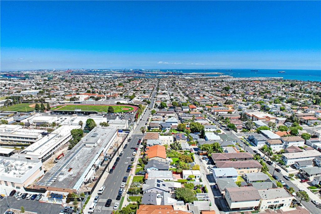 Image 31 of property listing at 1055 W 17th, San Pedro, CA 90731