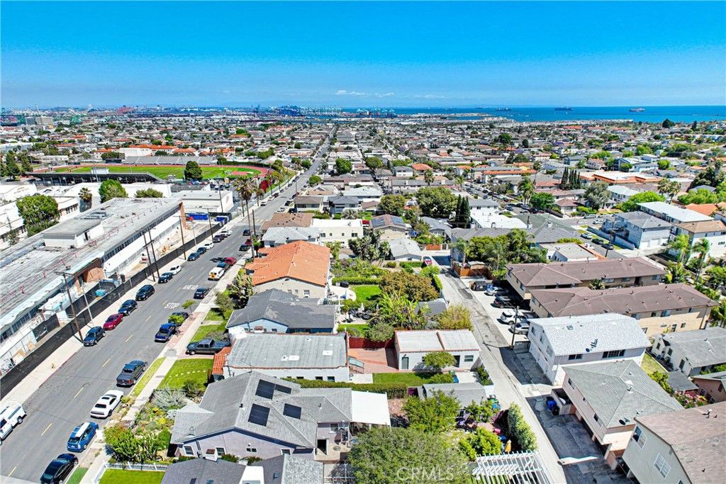 Image 33 of property listing at 1055 W 17th, San Pedro, CA 90731