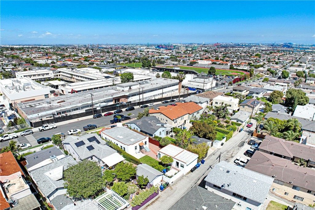 Image 34 of property listing at 1055 W 17th, San Pedro, CA 90731