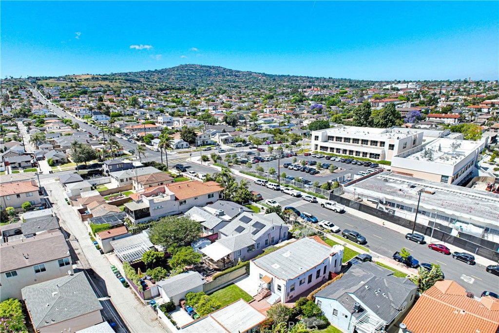 Image 36 of property listing at 1055 W 17th, San Pedro, CA 90731