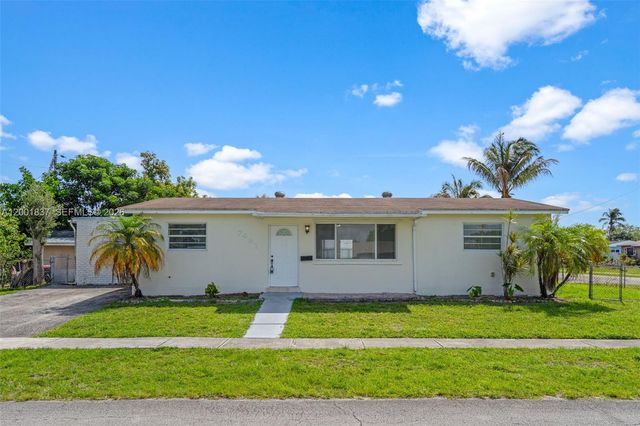 7491 Hope St, Hollywood, FL 33024