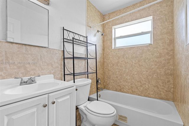 7491 Hope St, Hollywood, FL 33024