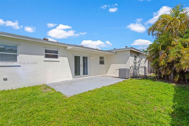 7491 Hope St, Hollywood, FL 33024