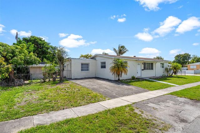 7491 Hope St, Hollywood, FL 33024