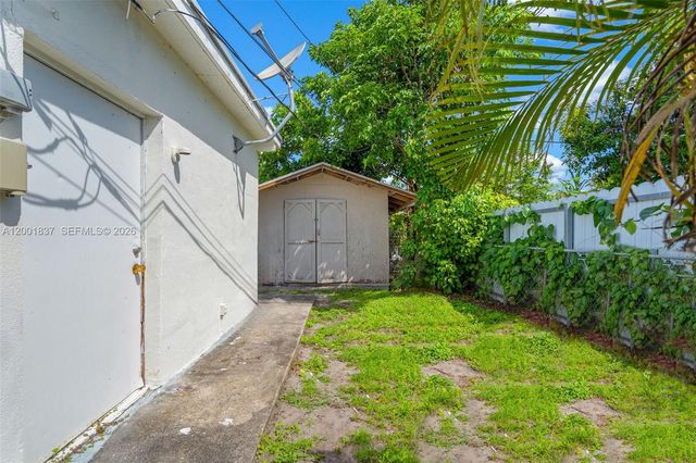 7491 Hope St, Hollywood, FL 33024