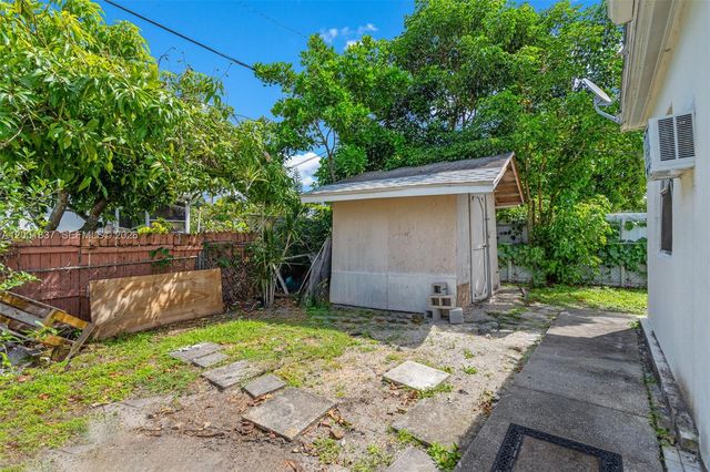 7491 Hope St, Hollywood, FL 33024