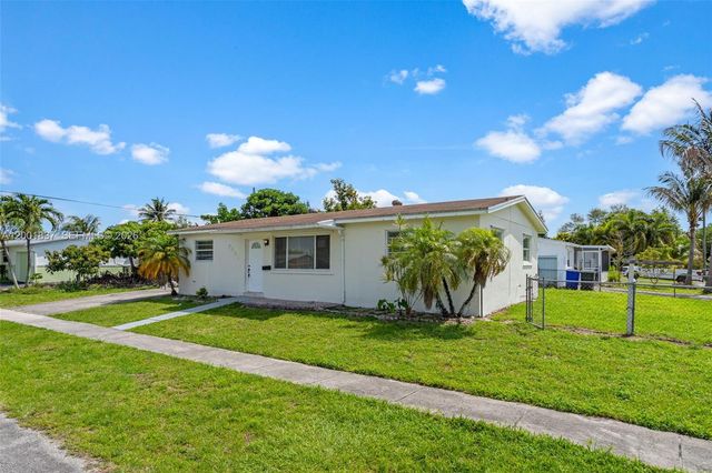 7491 Hope St, Hollywood, FL 33024