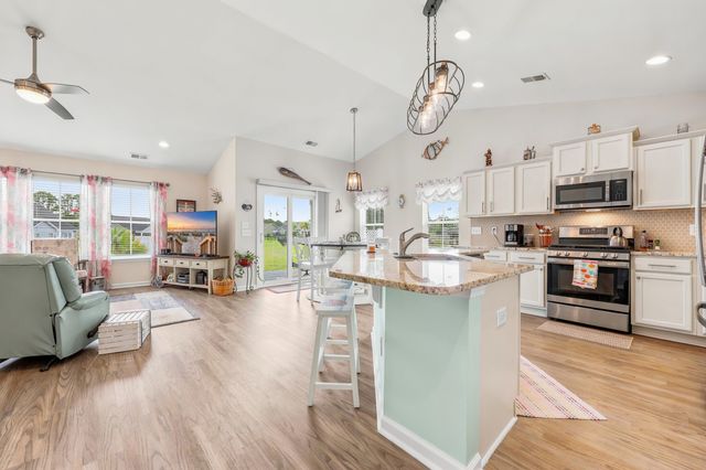 3830 Park Pointe Ave., Little River, SC 29566