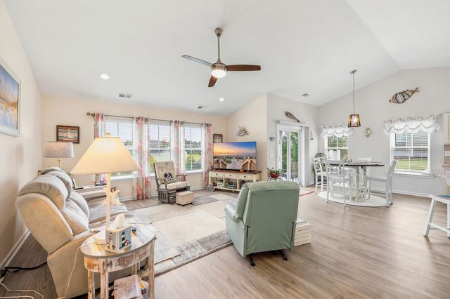 3830 Park Pointe Ave., Little River, SC 29566