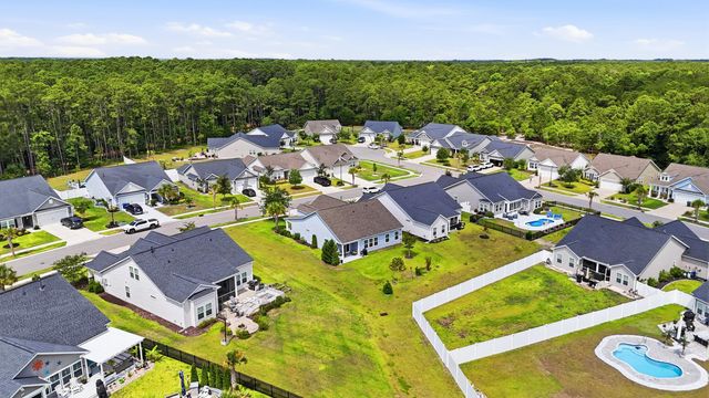 3830 Park Pointe Ave., Little River, SC 29566