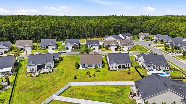 3830 Park Pointe Ave., Little River, SC 29566