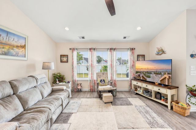 3830 Park Pointe Ave., Little River, SC 29566