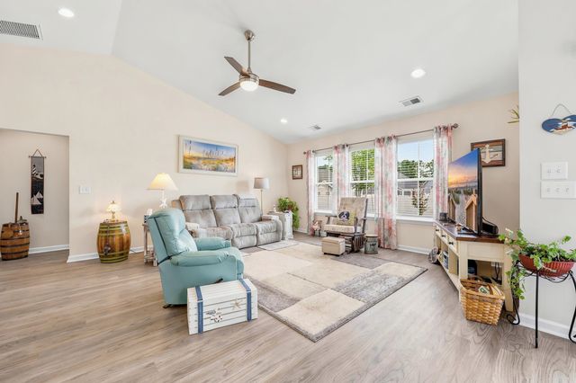 3830 Park Pointe Ave., Little River, SC 29566