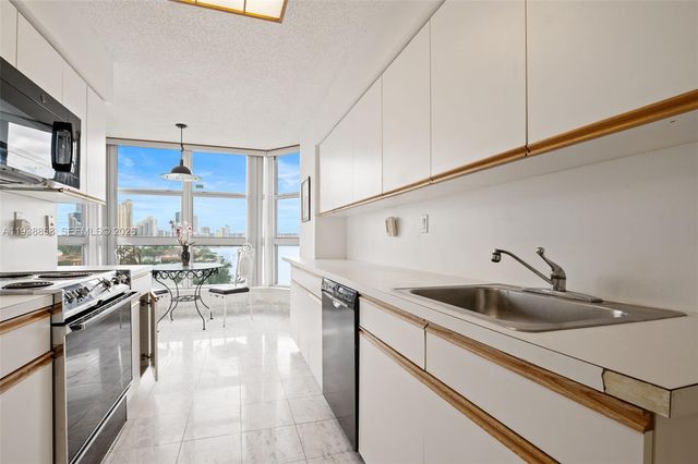 19195 NE 36th Court 710, Aventura, FL 33180