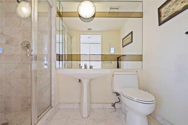 19195 NE 36th Court 710, Aventura, FL 33180