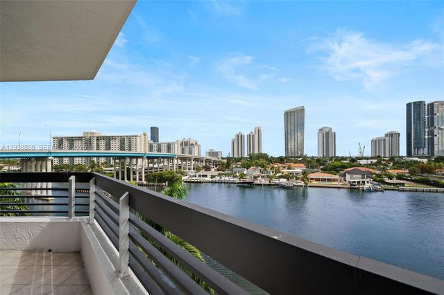 19195 NE 36th Court 710, Aventura, FL 33180