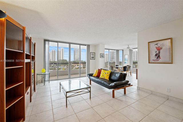 19195 NE 36th Court 710, Aventura, FL 33180
