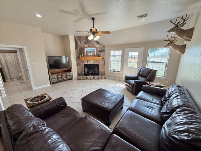 15903 County Road 621, Angleton, TX 77515