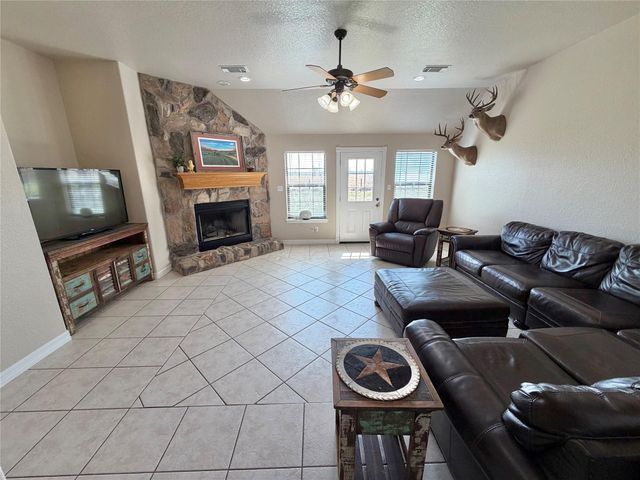 15903 County Road 621, Angleton, TX 77515