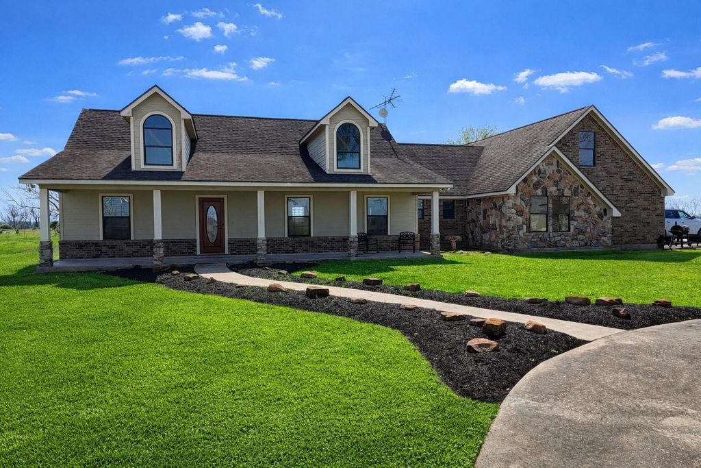 15903 County Road 621, Angleton, TX 77515