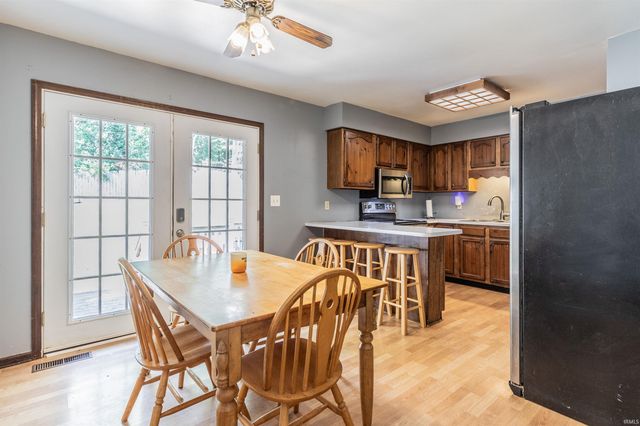 6124 Ashbrooke Road, Evansville, IN 47710