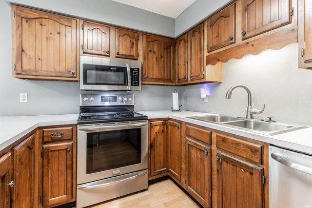 6124 Ashbrooke Road, Evansville, IN 47710