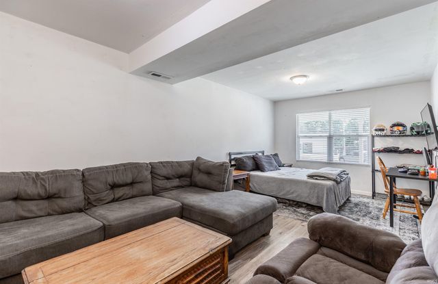 6124 Ashbrooke Road, Evansville, IN 47710