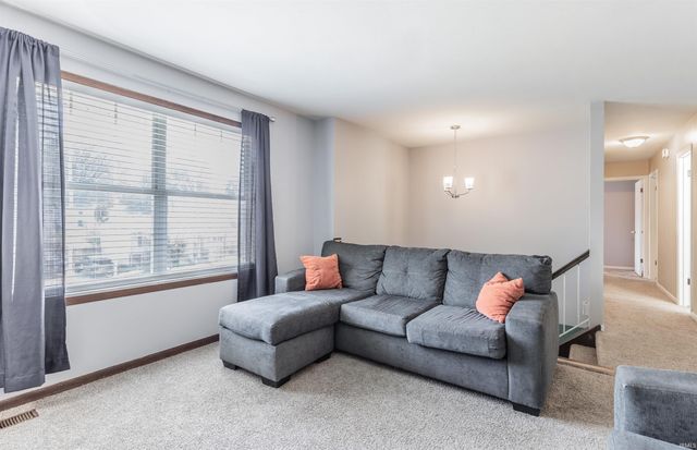 6124 Ashbrooke Road, Evansville, IN 47710