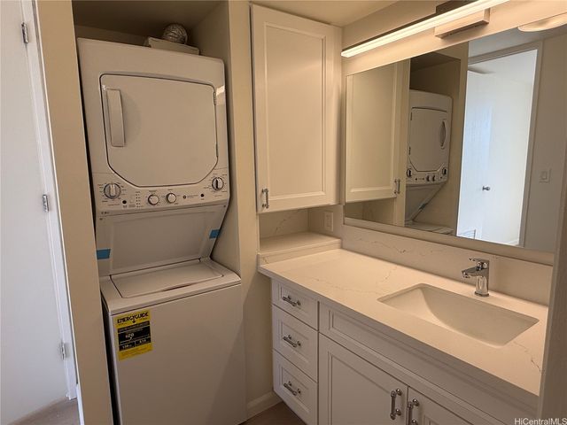 411 Hobron Lane 3605, Honolulu, HI 96815