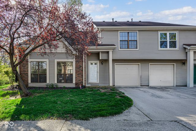 8001 Valley Farms Lane, Indianapolis, IN 46214
