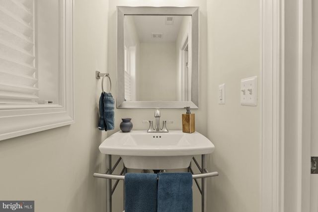 3504 24TH ST NE, Washington, DC 20018