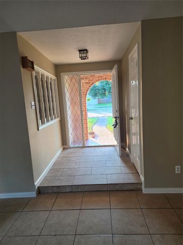 6607 Addicks Clodine Road, Houston, TX 77083