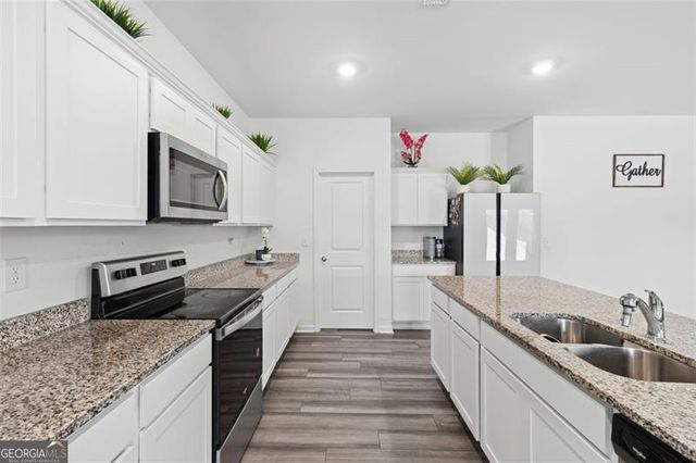 706 BENTWATER Way, Hoschton, GA 30548