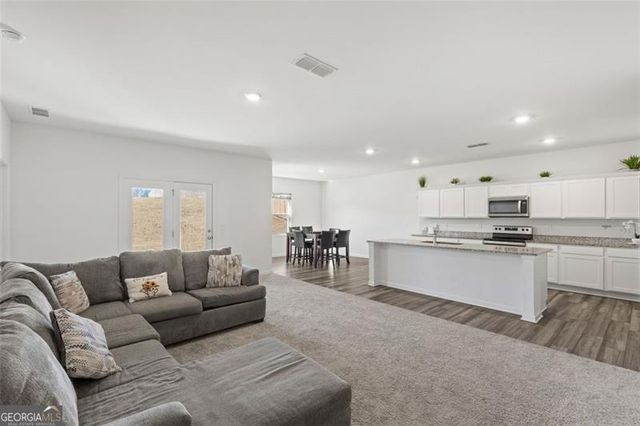 706 BENTWATER Way, Hoschton, GA 30548