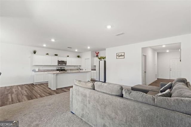 706 BENTWATER Way, Hoschton, GA 30548